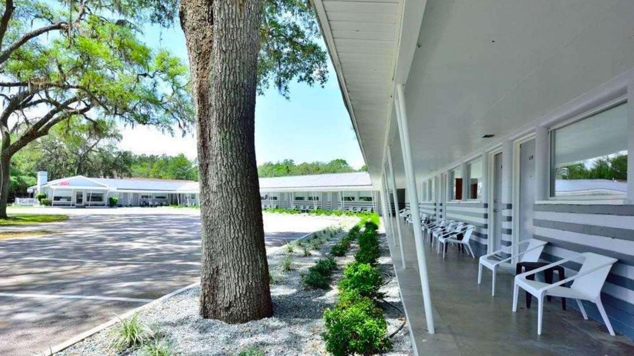 Sun Plaza Motel Silver Springs Exterior photo